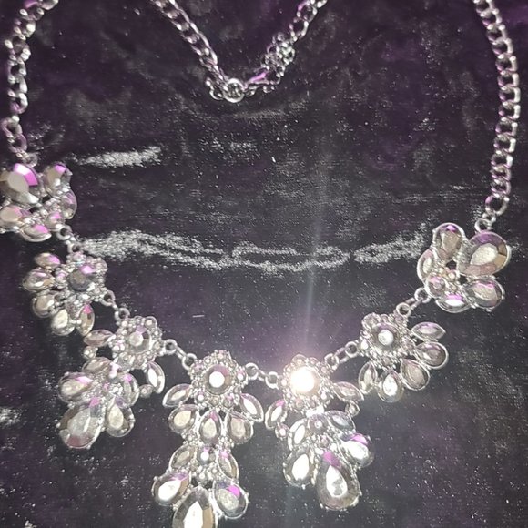 Silver with black rhinestone necklace - Picture 1 of 2